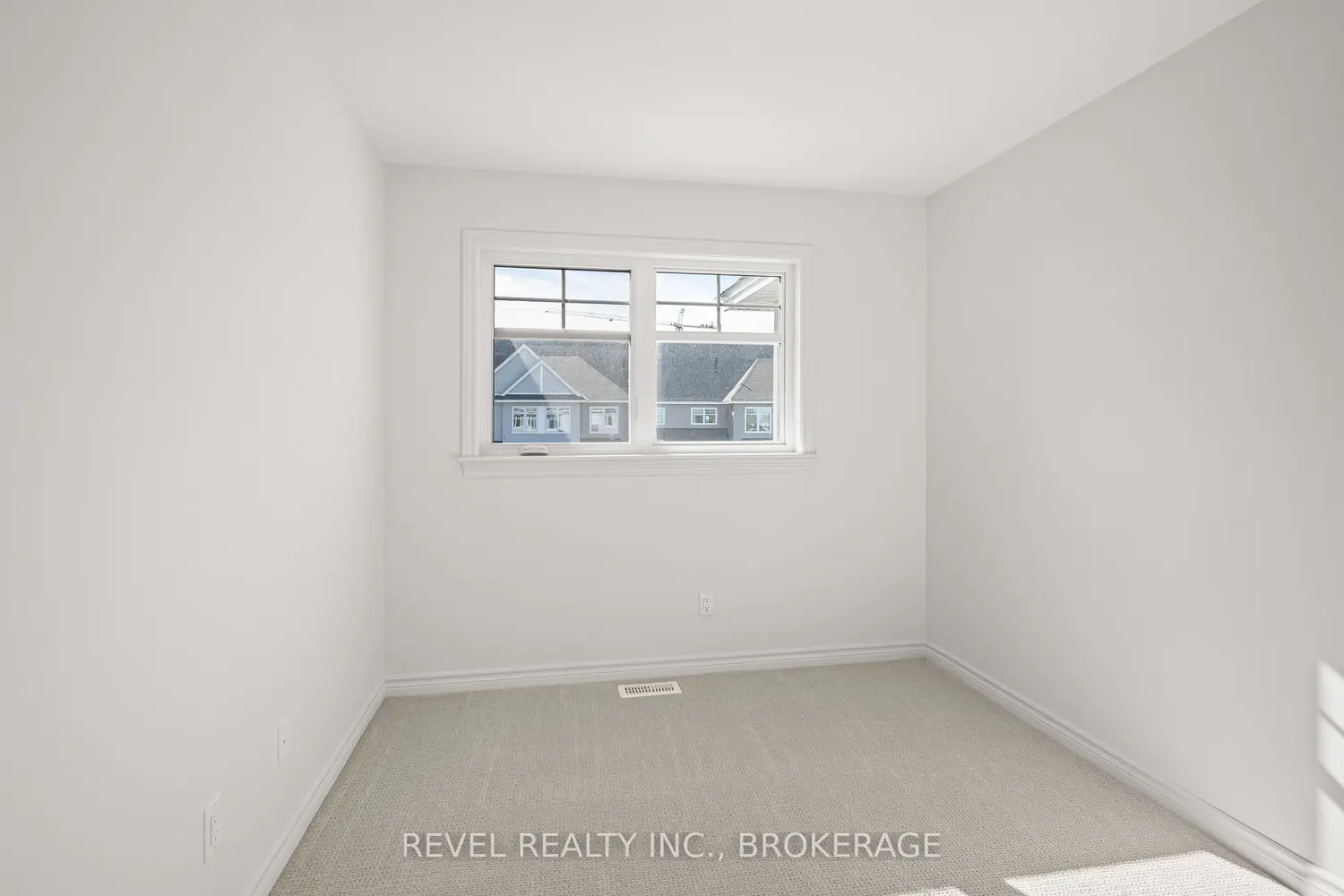 Additional image 13 of 1413 Demers Avenue