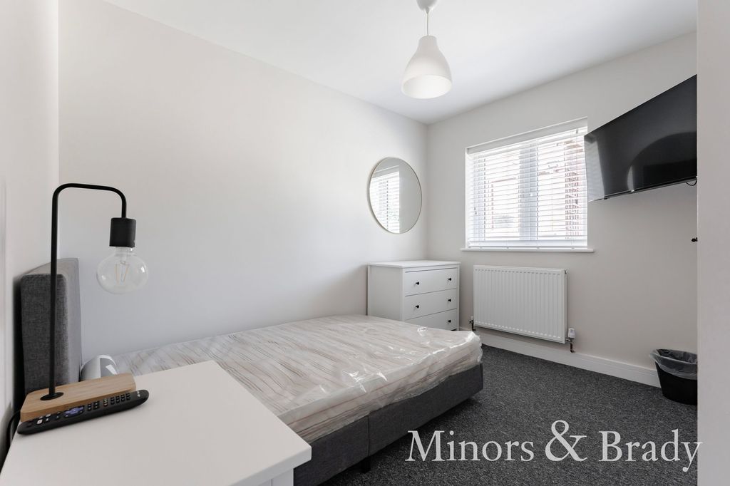 Additional image 3 of 6 bed detached house to rentNewmarket Road, Cringleford NR4