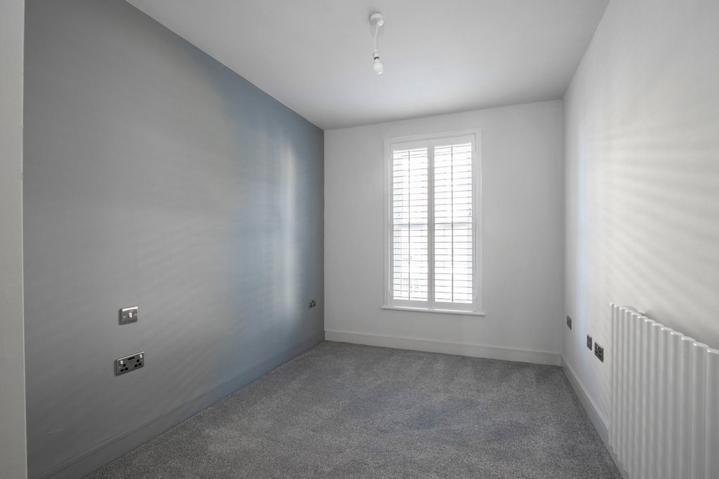 Additional image 7 of 2 bed flat to rentBuckingham Court, Wellington Street, Cheltenham GL50