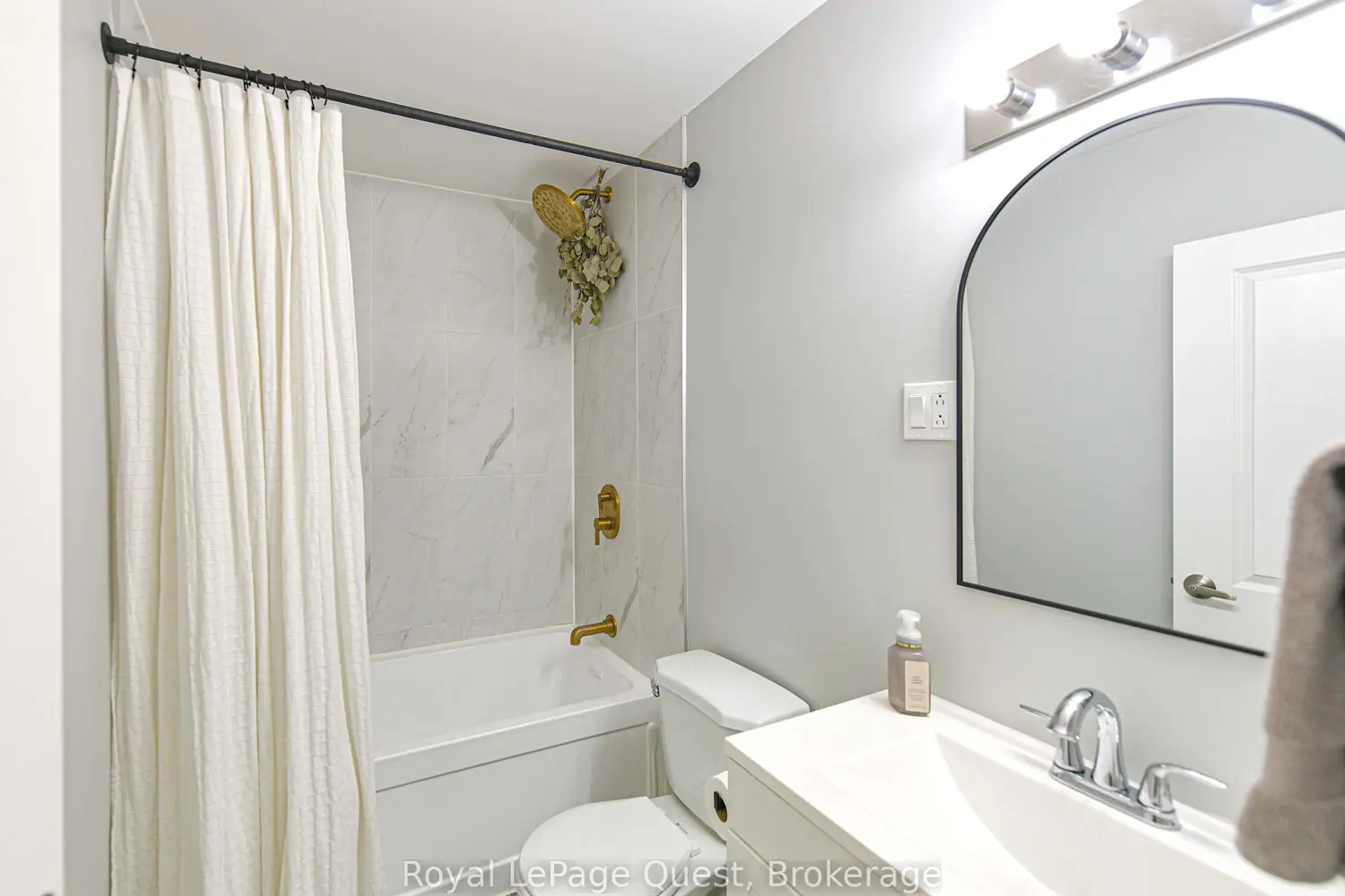 Additional image 15 of 401 Mississaga Street