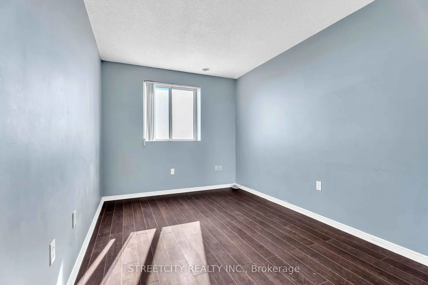 Additional image 15 of 30 Chapman Court 710