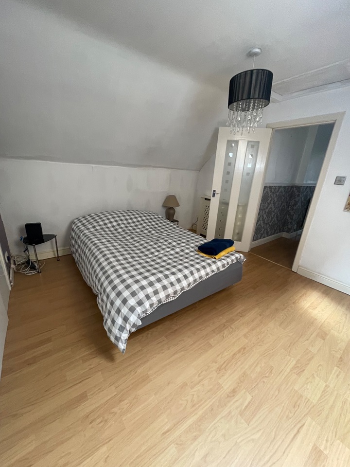 1 Bed Flat, Drum Street, EH17, N1 7GU