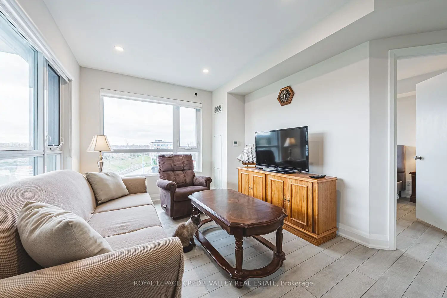 Additional image 9 of 58 Lakeside Terrace 317