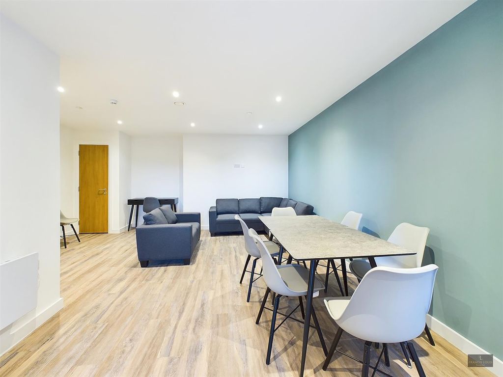 Additional image 4 of 6 bed shared accommodation to rentFlat 13, Beaufort House, New North Road, Exeter EX4