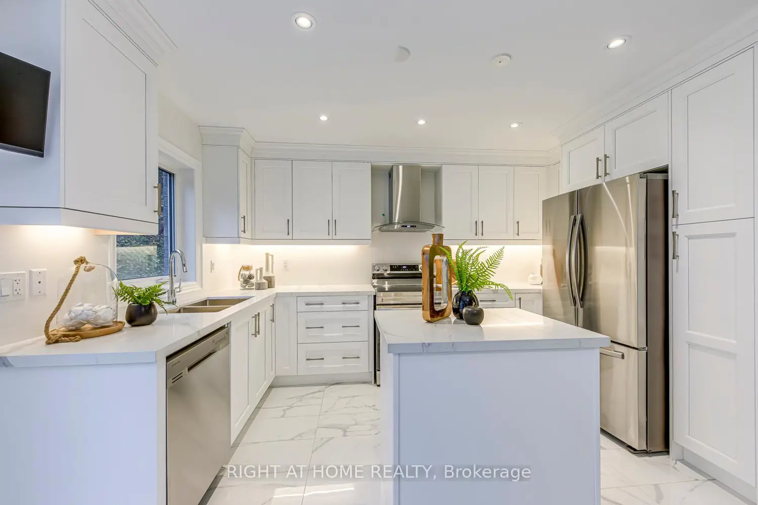 Additional image 4 of 2575 Islington Avenue