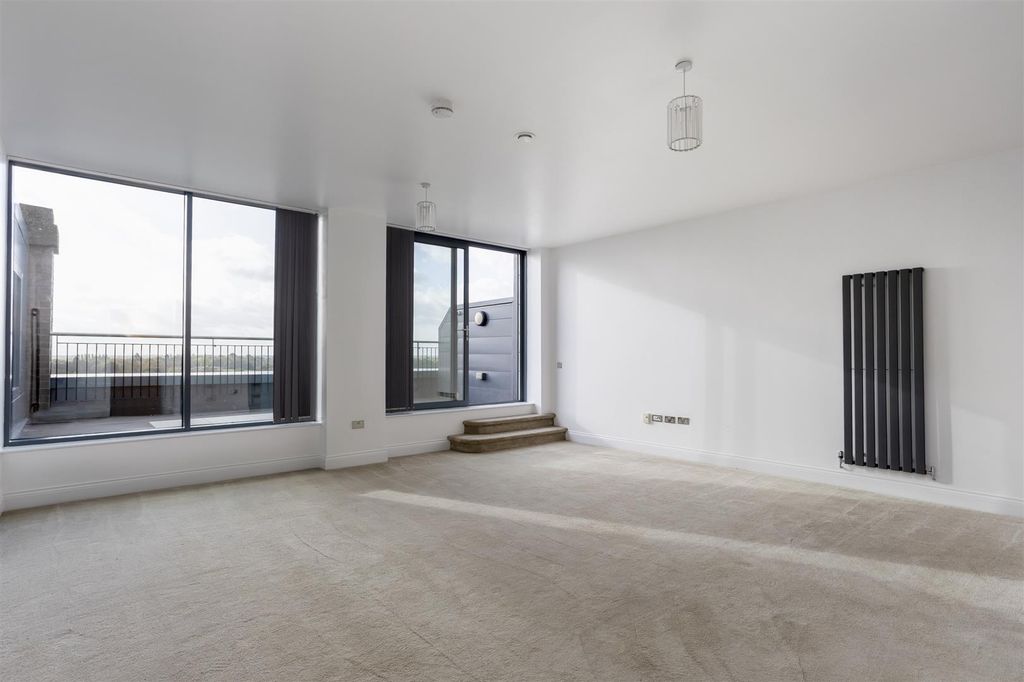 Additional image 3 of 3 bed flat to rentThe Residence, Bishopthorpe Road, York YO23