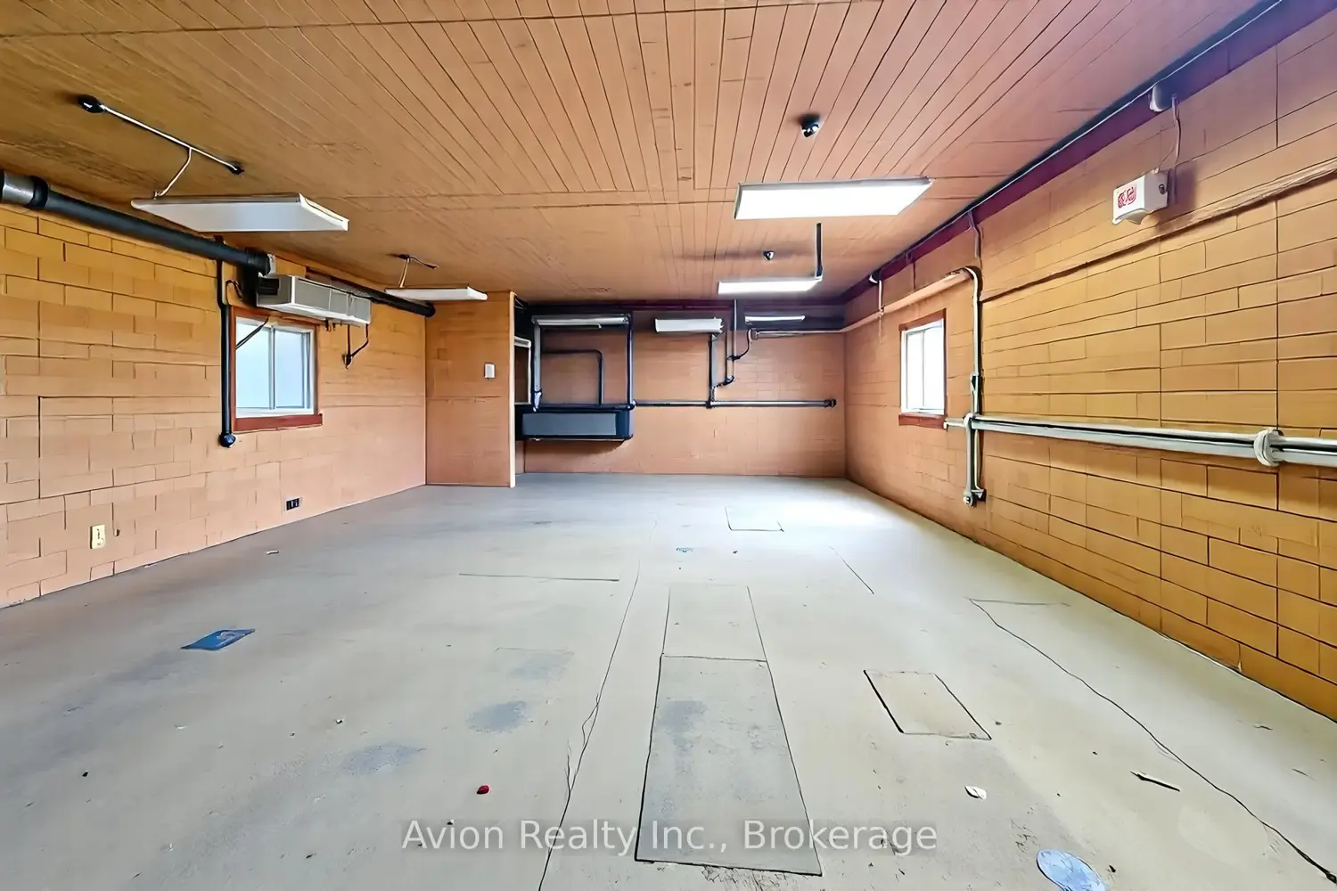 Additional image 6 of 1423 Merrittville Highway