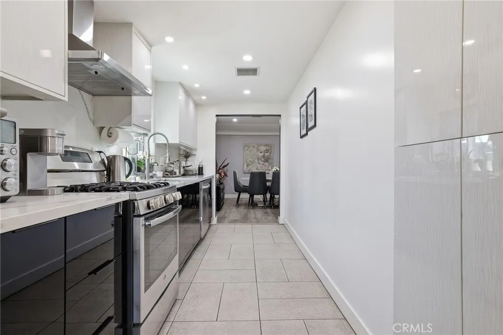 Additional image 8 of 10418 Samoa Avenue, Tujunga, CA 91042