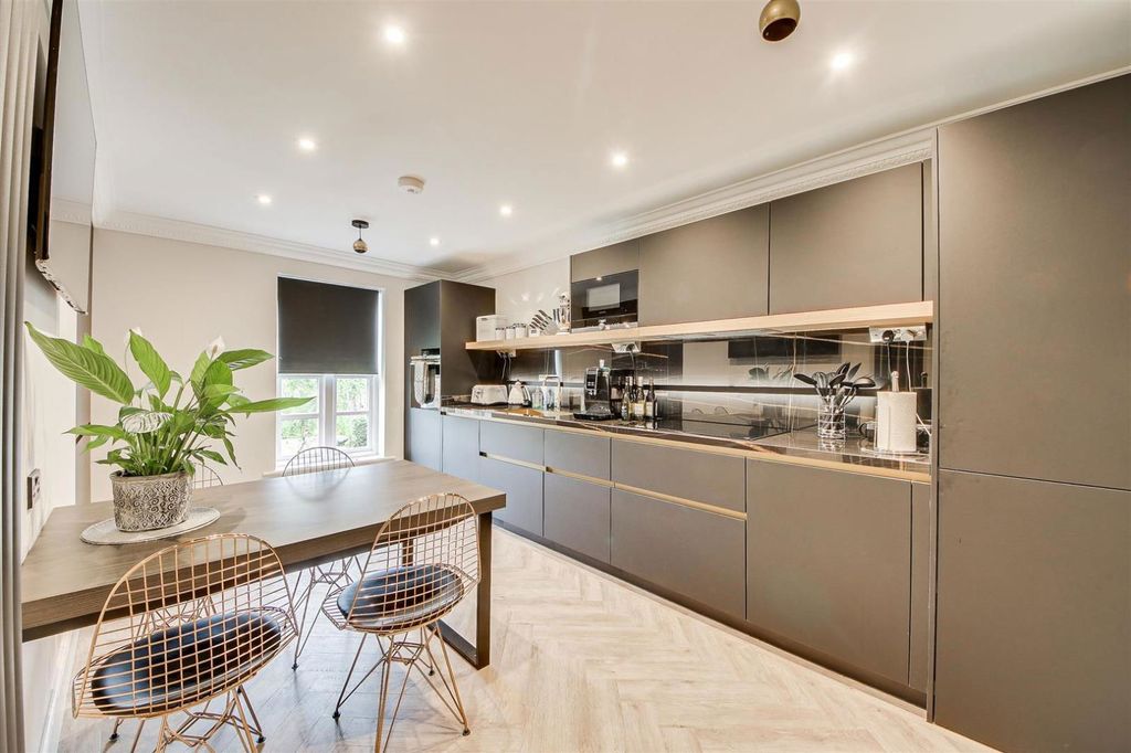 Additional image 9 of 3 bed town house to rentMarine Gate Mansions, Promenade, Southport PR9