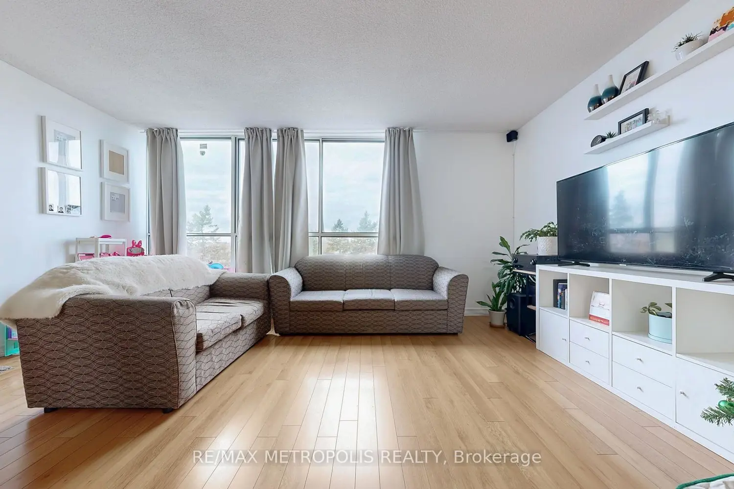 Additional image 4 of 10 Martha Eaton Way 713