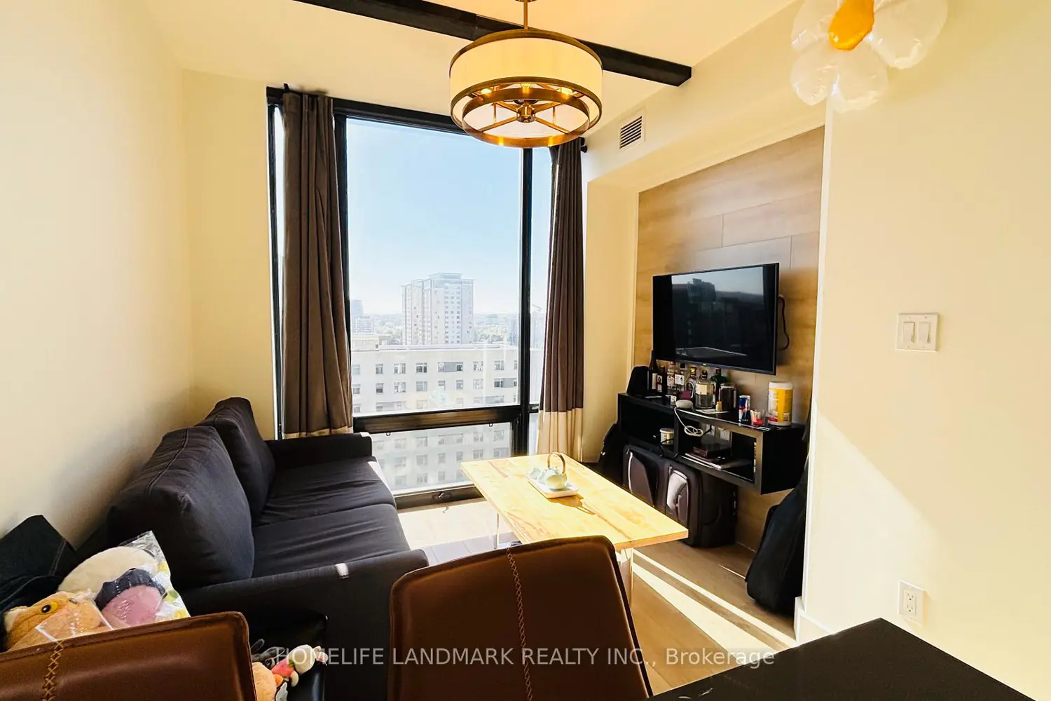 Additional image 11 of 145 Columbia Street 1536