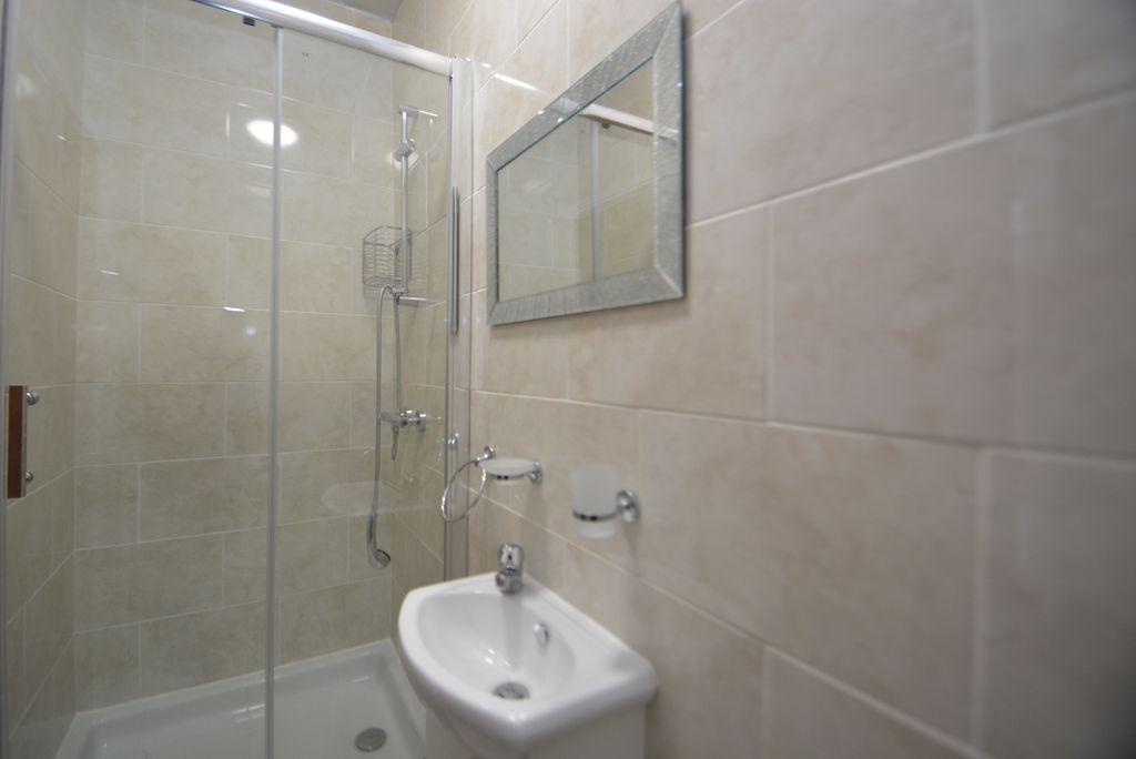 Additional image 9 of 9 bed terraced house to rentSt Michaels Villas, Headingley, Leeds LS6