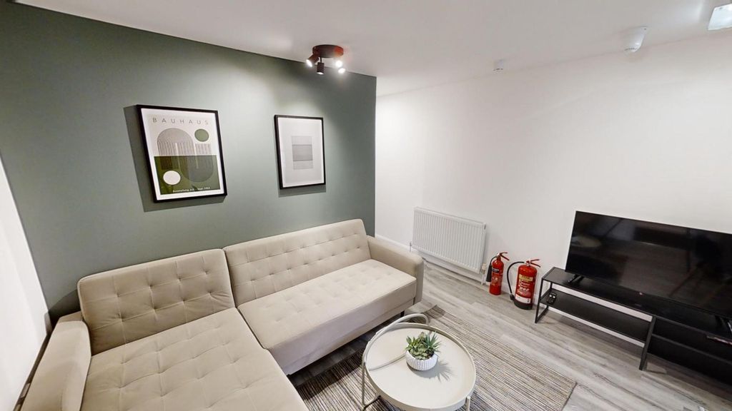 5 bed flat to rent10 Piccadilly Place, Bath BA1 photo 2