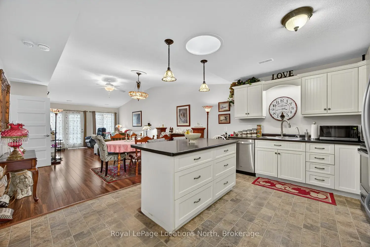 19 Chestnut Lane photo 2