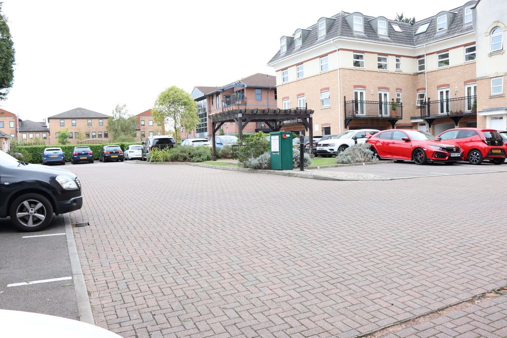 Additional image 12 of 1 bed flat to rentProspect Place, Hipley Street, Woking GU21