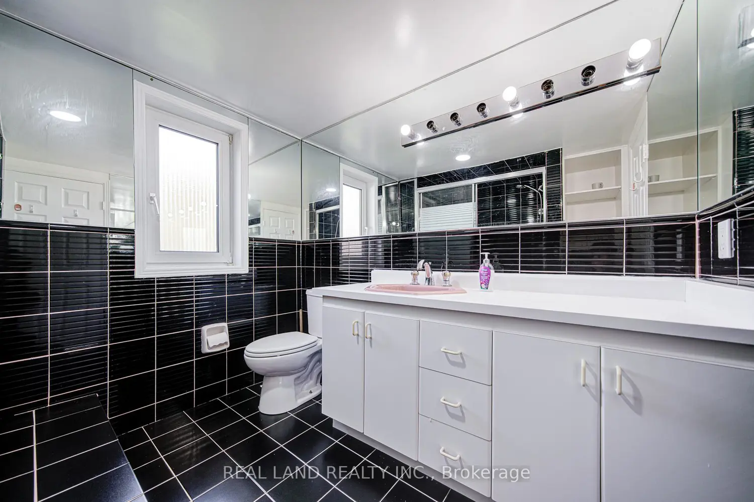 Additional image 9 of 4762 14Th Avenue