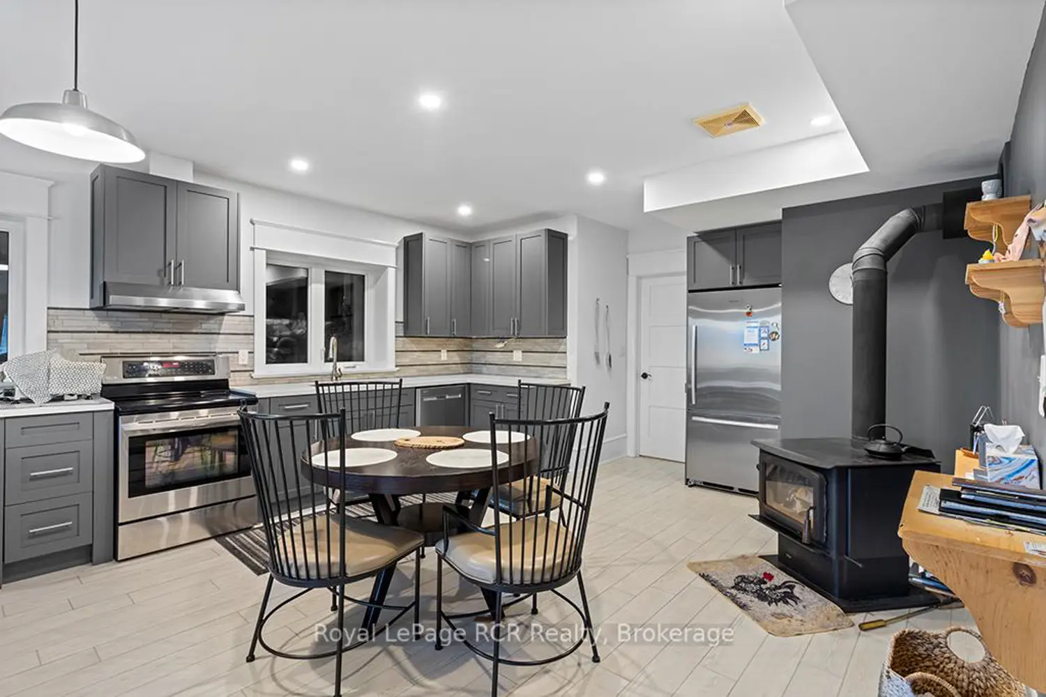 Additional image 14 of 195781 Grey 7 Road