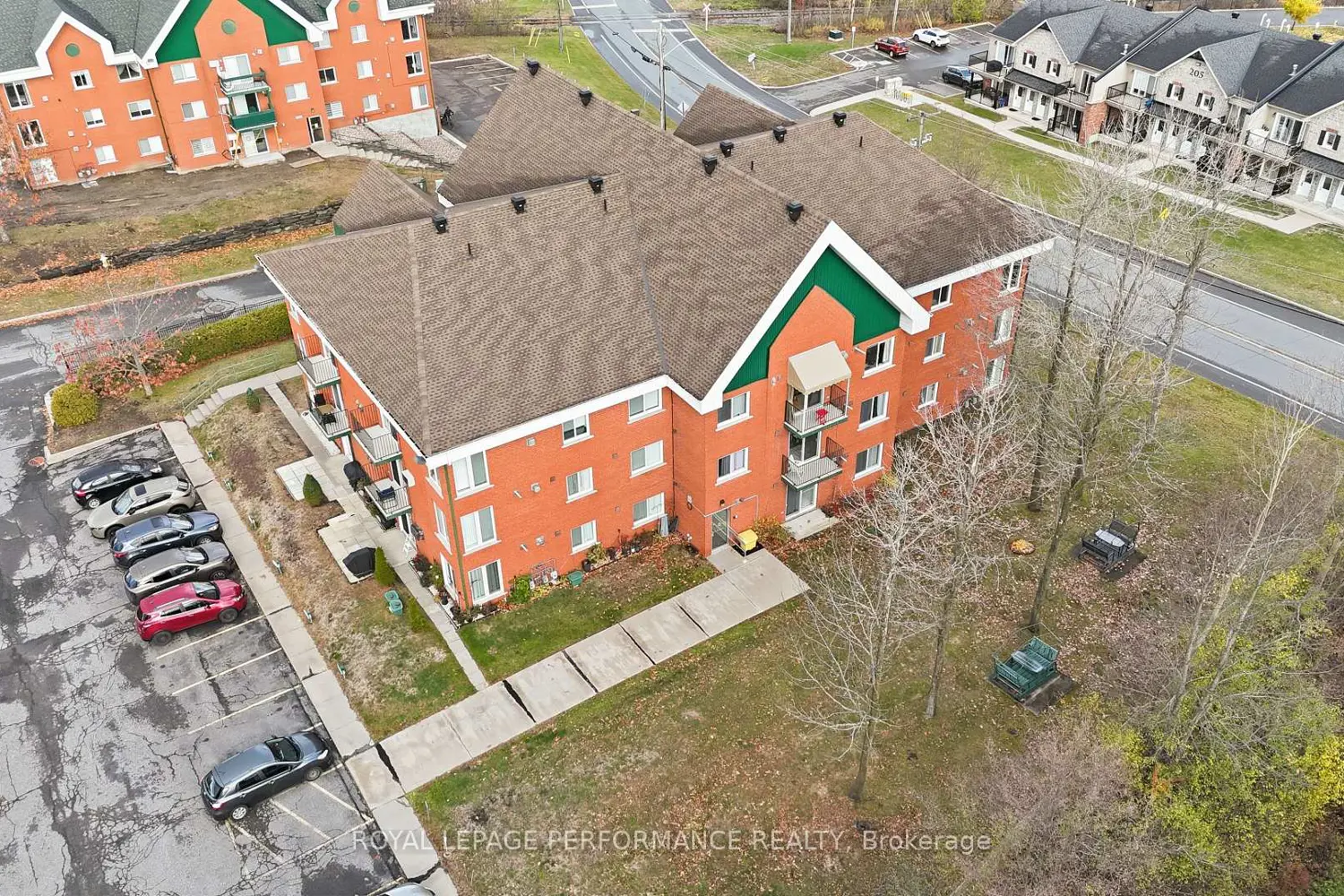 Additional image 17 of 1101 Clement Street 18