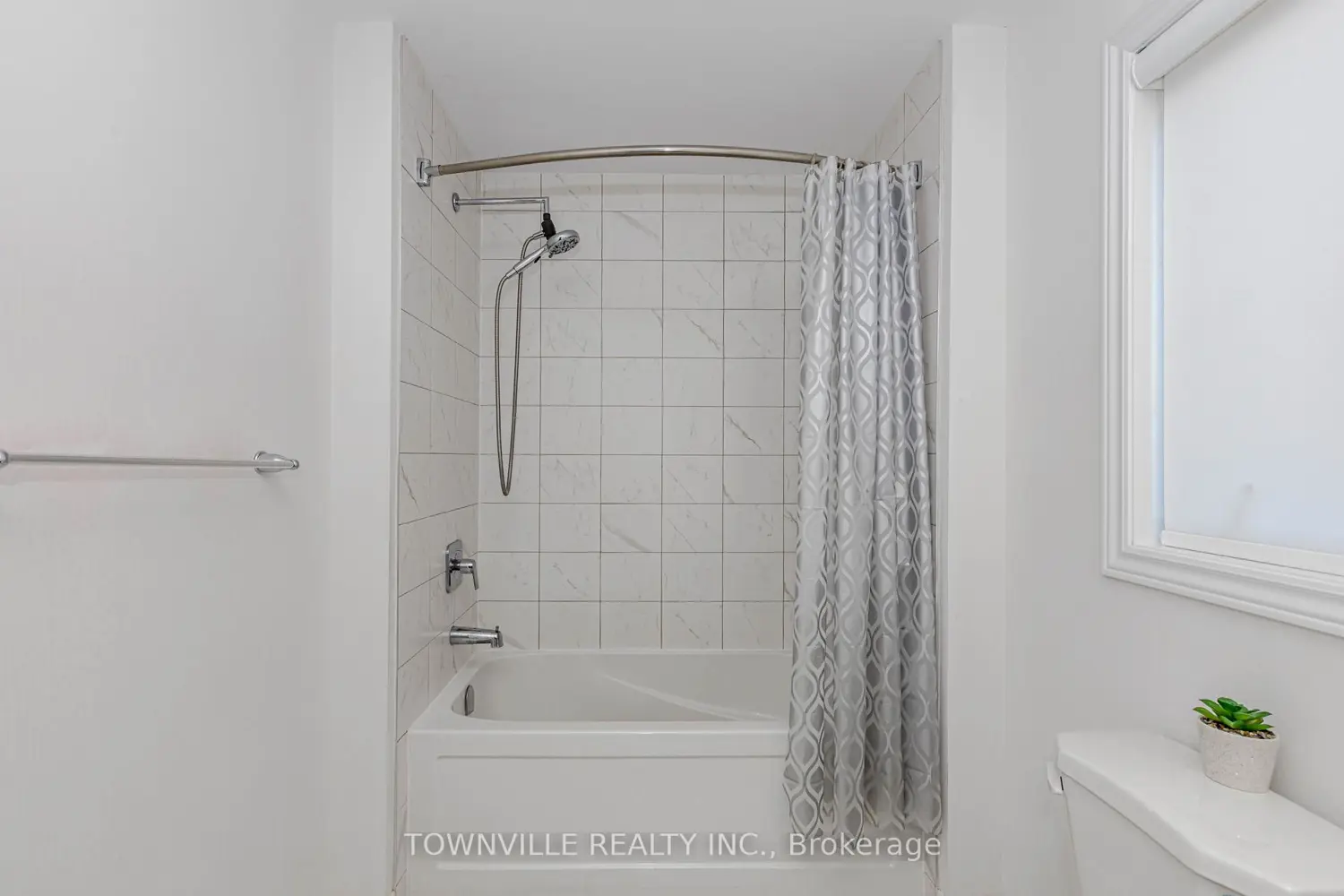 Additional image 11 of 460 Blackburn Drive