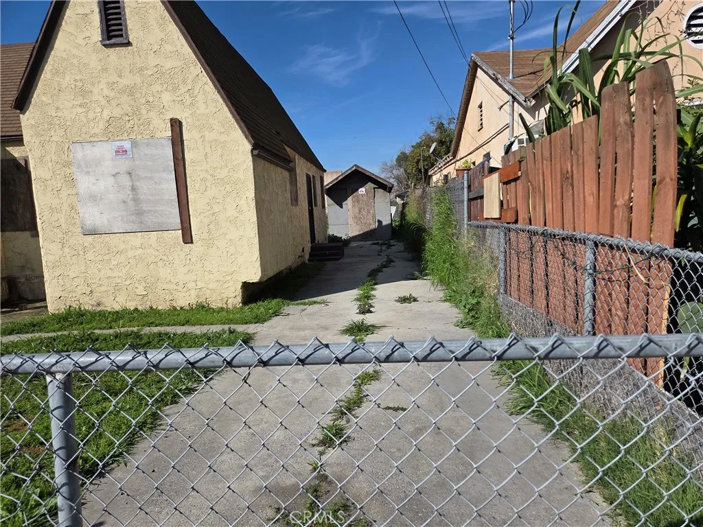 Additional image 4 of 11727 Alabama St, Los Angeles, CA 90059