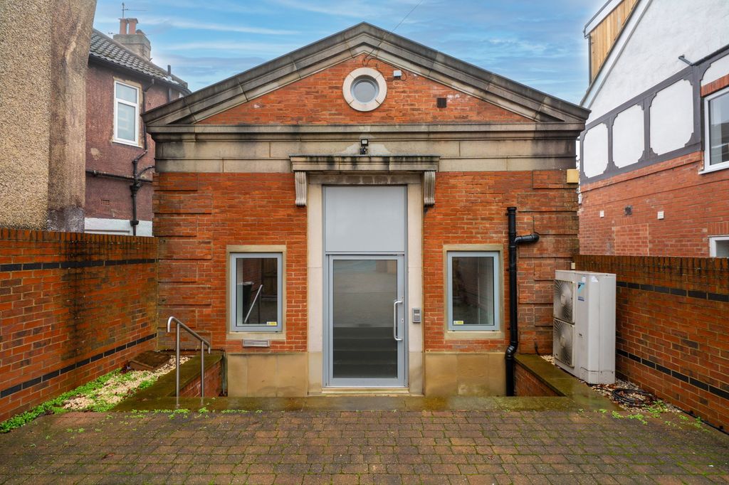 Additional image 17 of 2 bed detached house to rentHookstone Drive, Harrogate HG2
