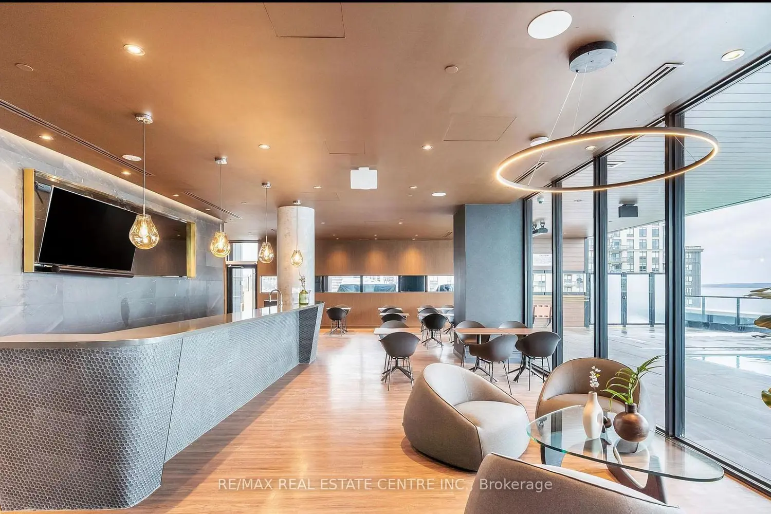 Additional image 14 of 39 Mary St Street 2001