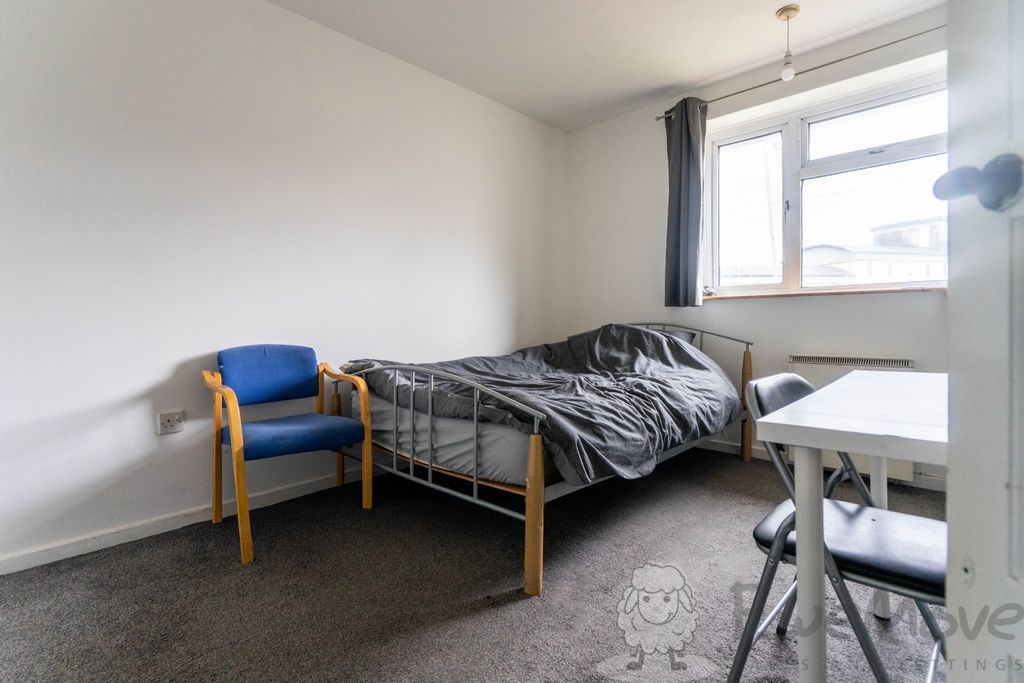 Additional image 3 of 3 bed flat to rentBluebell Road, Norwich, Norfolk NR4