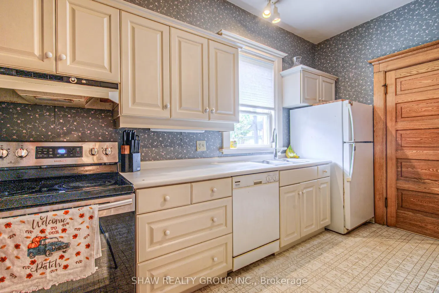 Additional image 6 of 543 Queenston Road