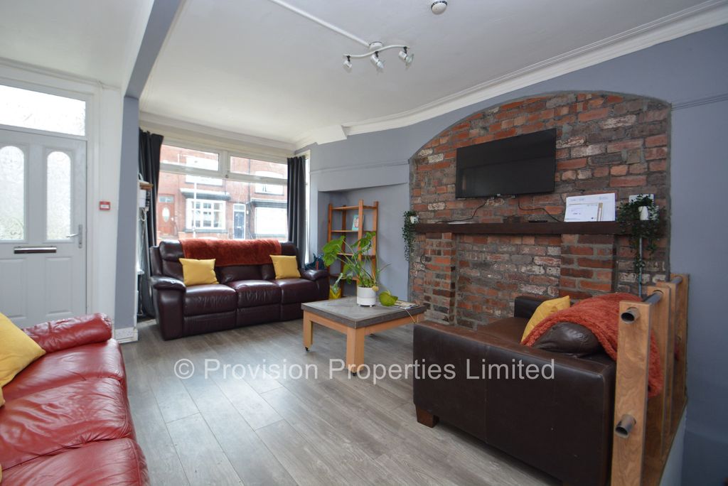 Additional image 2 of 8 bed terraced house to rentManor Drive, Hyde Park, Leeds LS6