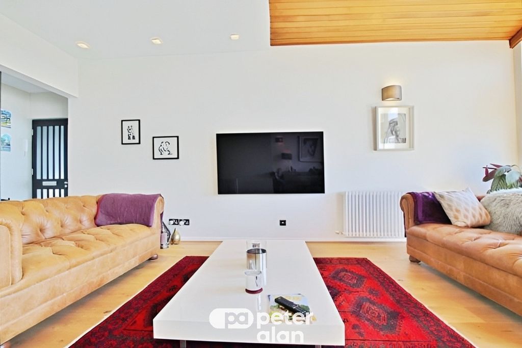 Additional image 11 of 2 bed flat to rentLake Road East, Cardiff CF23