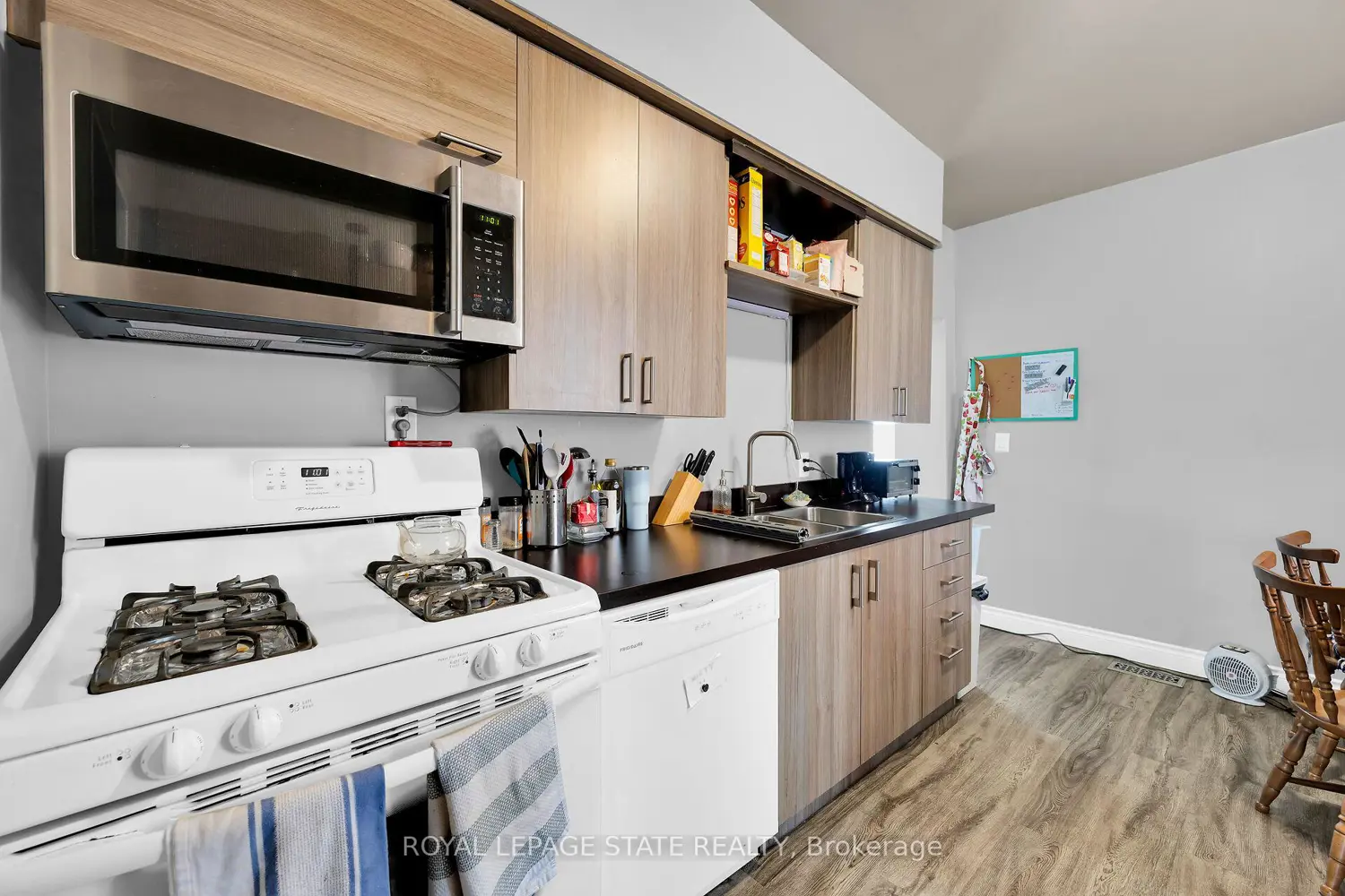 Additional image 4 of 129 Dundurn Street