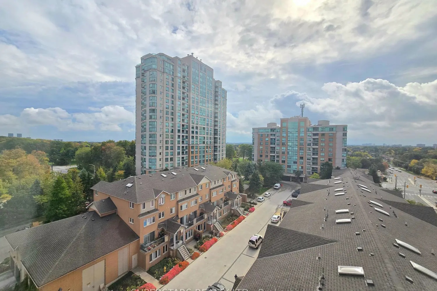 Additional image 19 of 115 Omni Drive 909