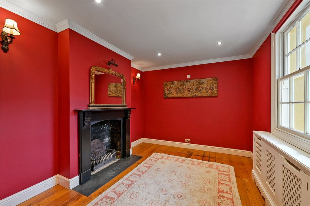 Additional image 12 of 5 bed detached house to rentHighmoor Cross, Henley-On-Thames, Oxfordshire RG9