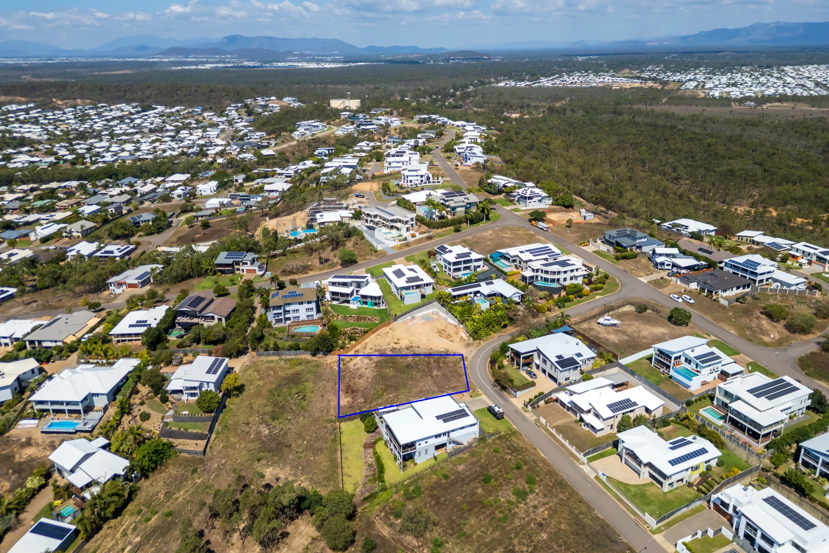 Additional image 3 of 8 Cashell Crescent, Bushland Beach QLD 4818