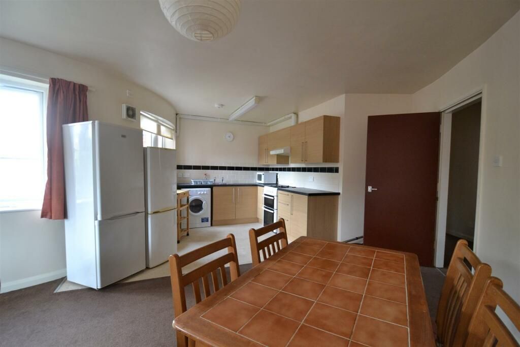 Additional image 2 of 4 bed flat to rentStephens Court, Selly Oak, Birmingham B29