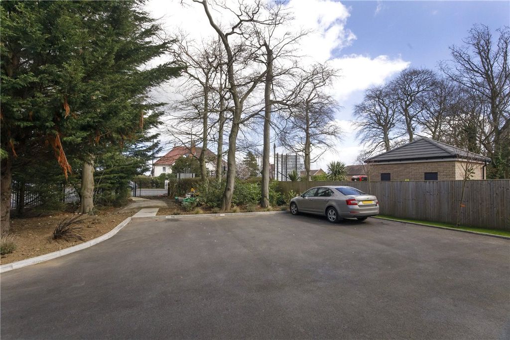 Additional image 15 of 2 bed flat to rentWayside Crescent, Harrogate, North Yorkshire HG2