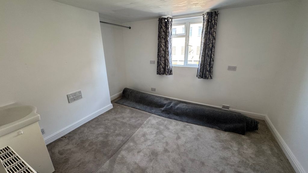 Additional image 7 of 3 bed flat to rentHazelwood Road, Northampton NN1
