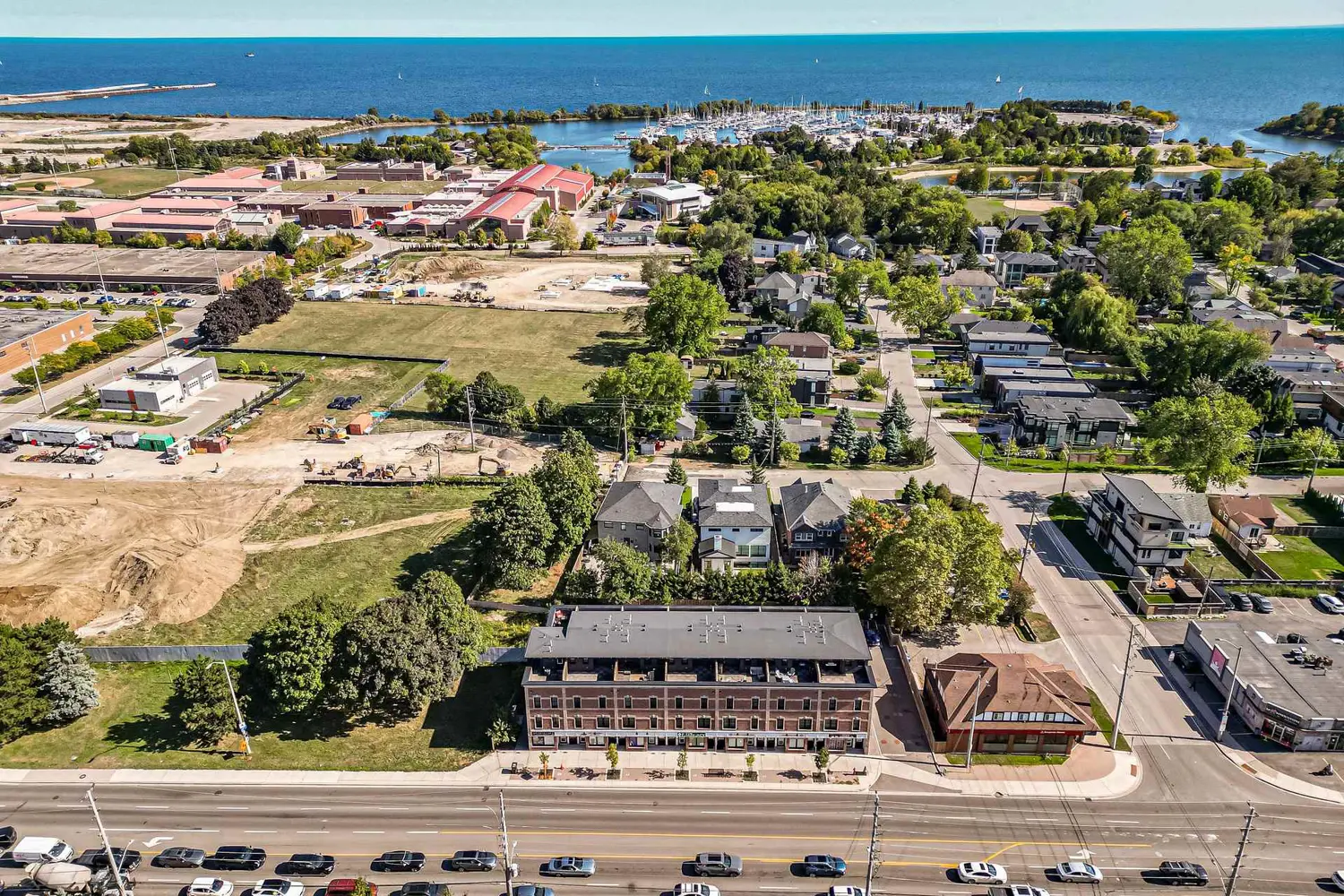 Additional image 19 of 760 Lakeshore Road 201