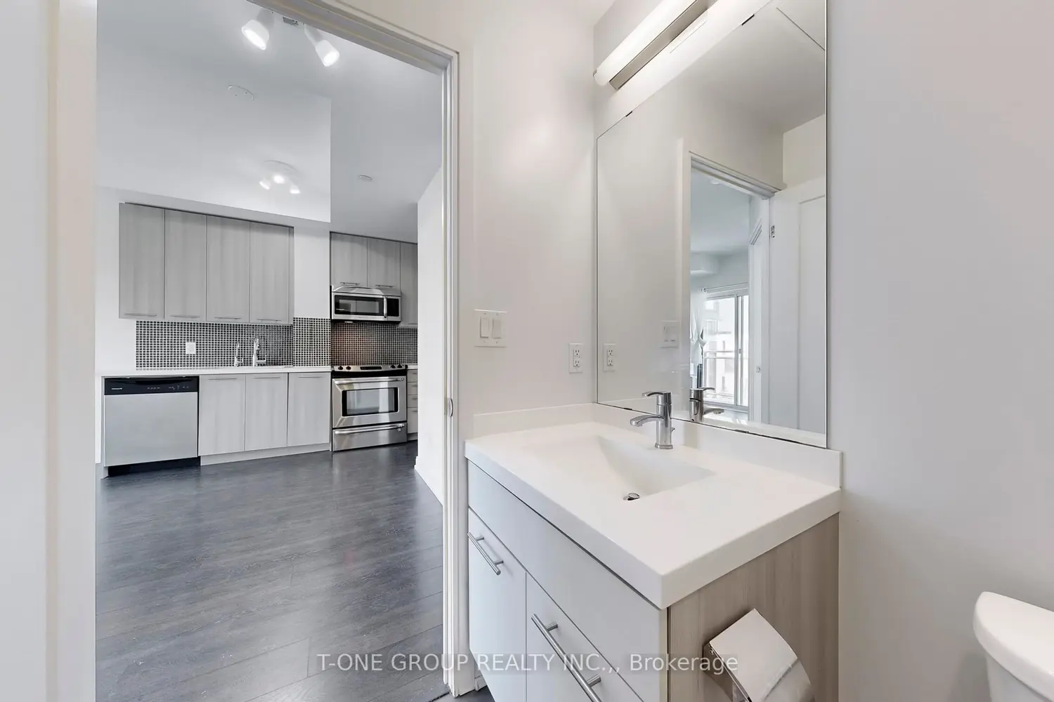 Additional image 12 of 540 Bur Oak Avenue 606