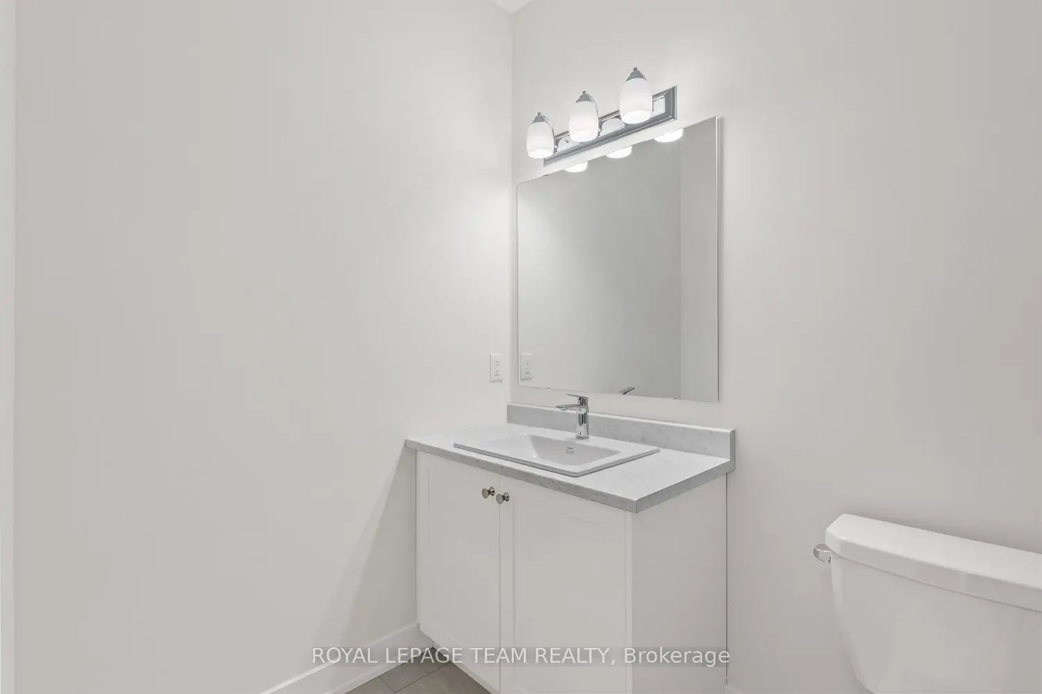 Additional image 17 of 1039 Moore Street