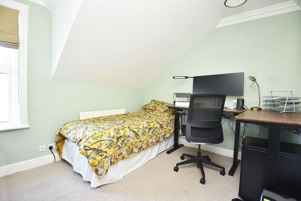 Additional image 15 of 5 bed property to rentWest End Avenue, Harrogate HG2