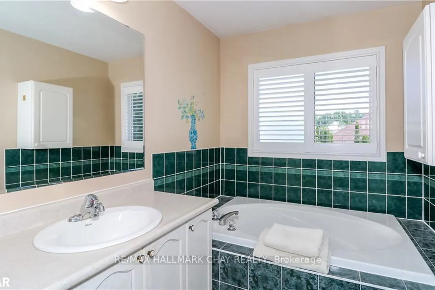 Additional image 16 of 14 Gold Park Gate