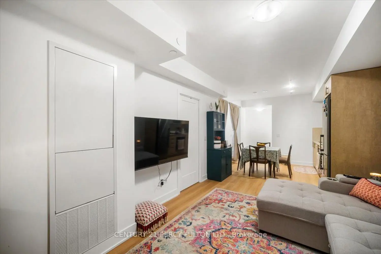 2545 Simcoe Street 2413 photo 5