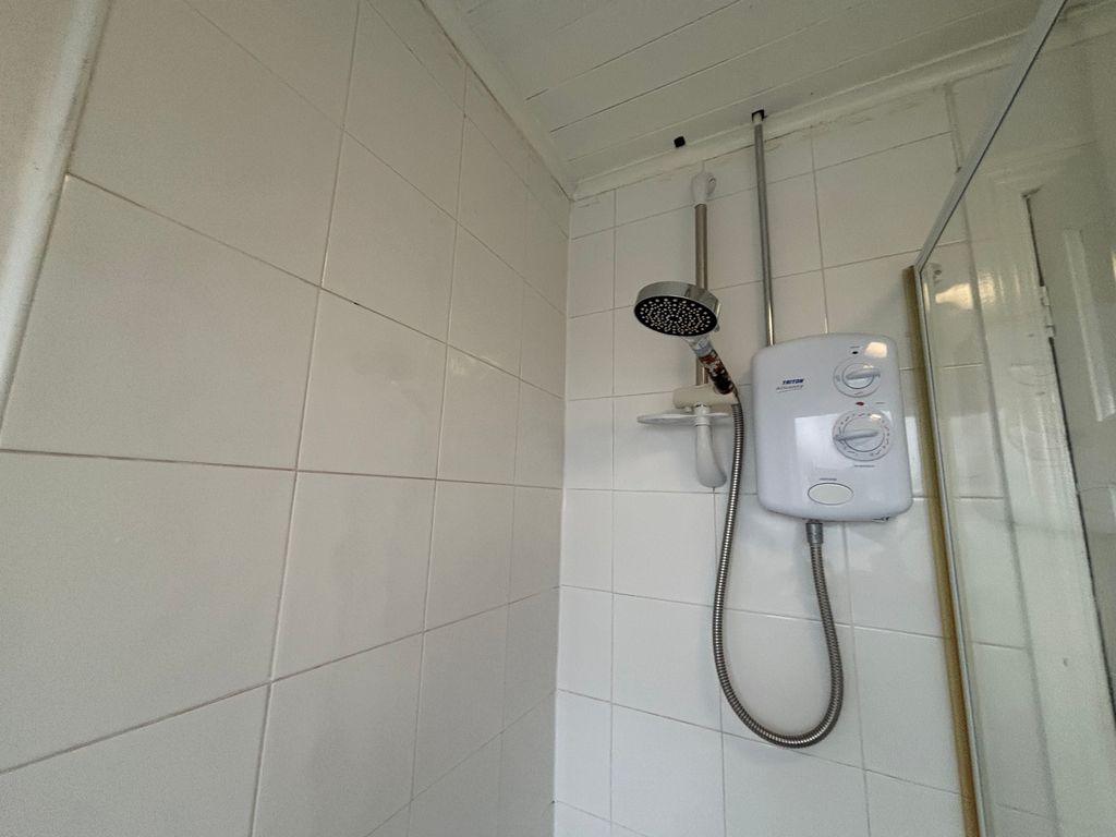 Additional image 10 of 2 bed property to rentMaxwell Place, Glenrothes KY6
