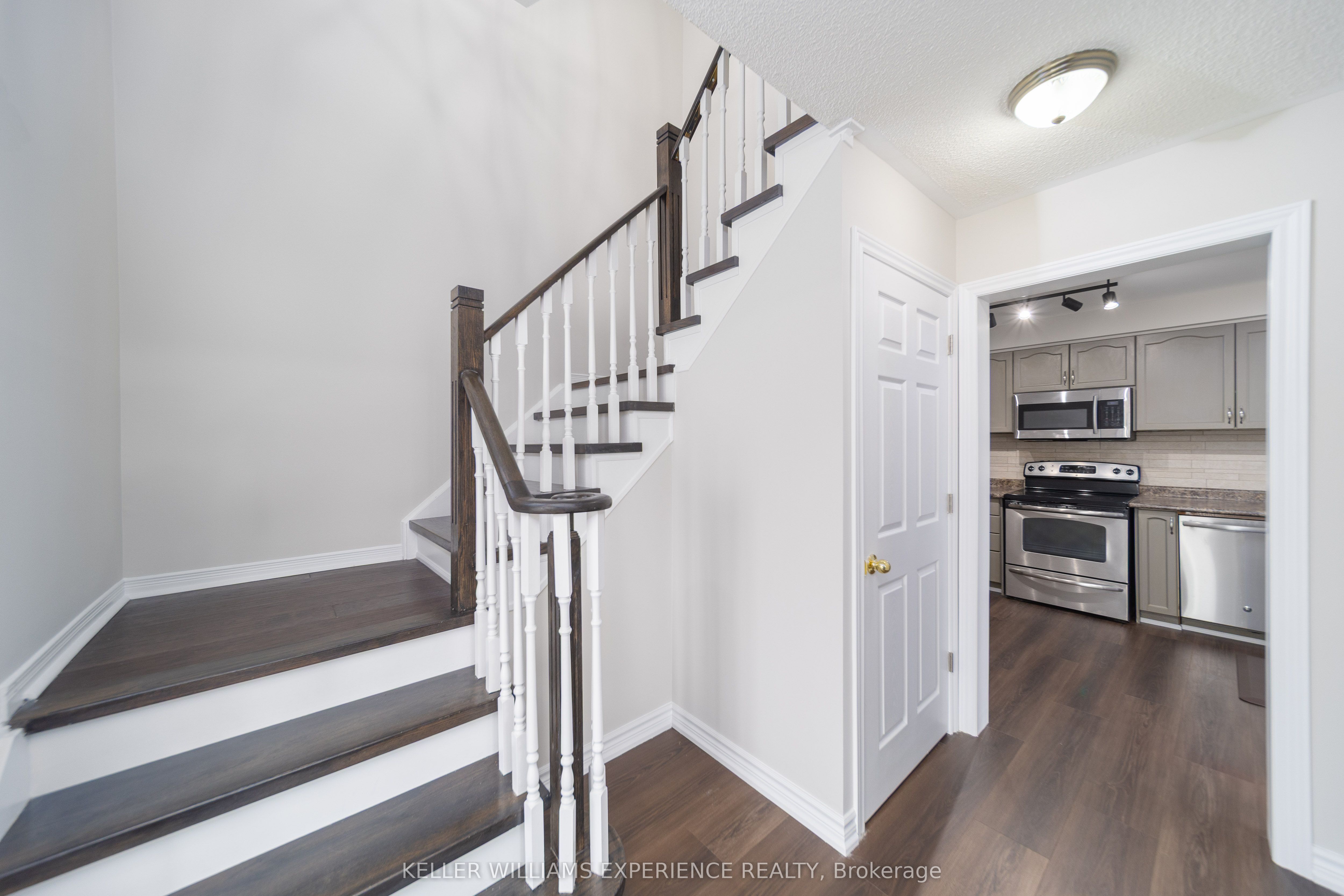 Additional image 4 of 599 Walpole Crescent, Newmarket, ON, L3X 2B5