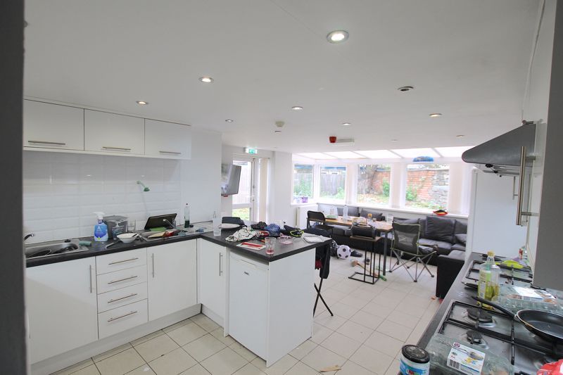 10 bed terraced house to rentCathays Terrace, Cardiff CF24