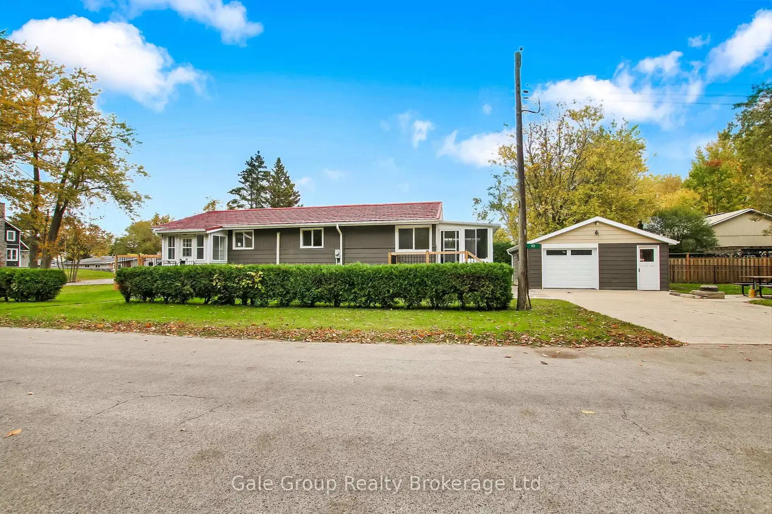 Additional image 3 of 10 Clubhouse Road