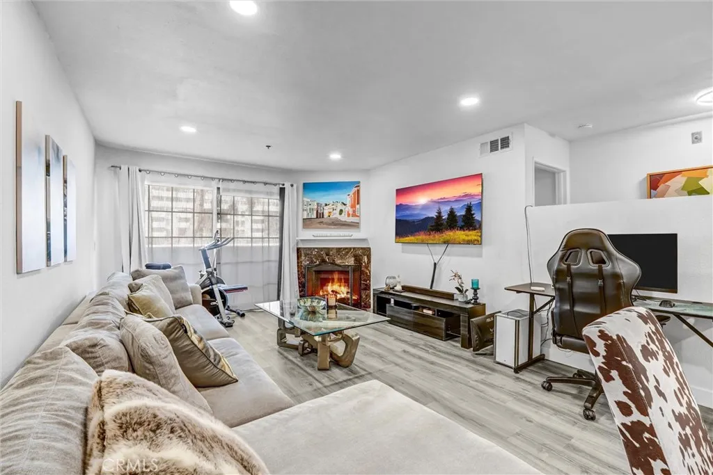 Additional image 9 of 6545 Reseda Boulevard Unit 6, Reseda, CA 91335