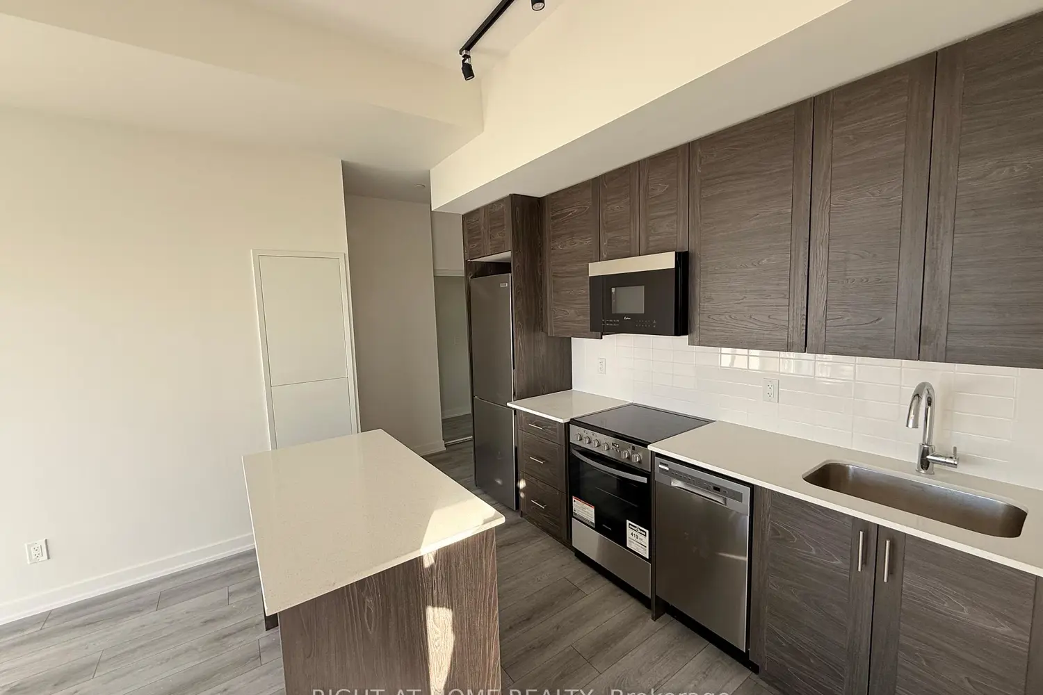 Additional image 4 of 15 Ellerslie Avenue 1405