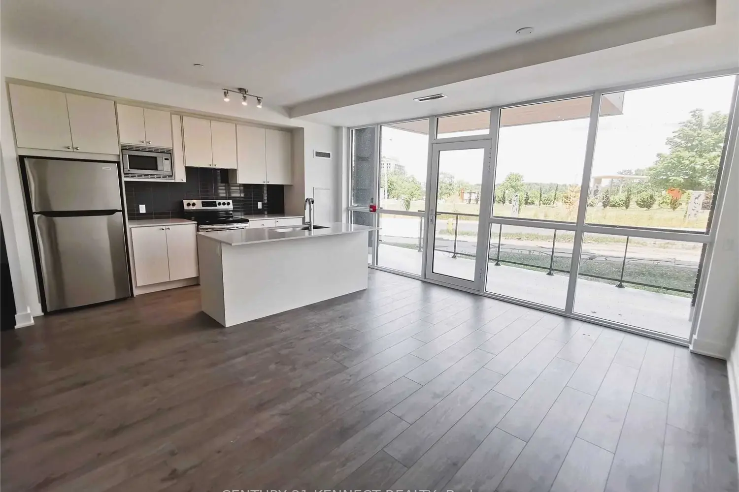 60 George Butchart Drive Th 3